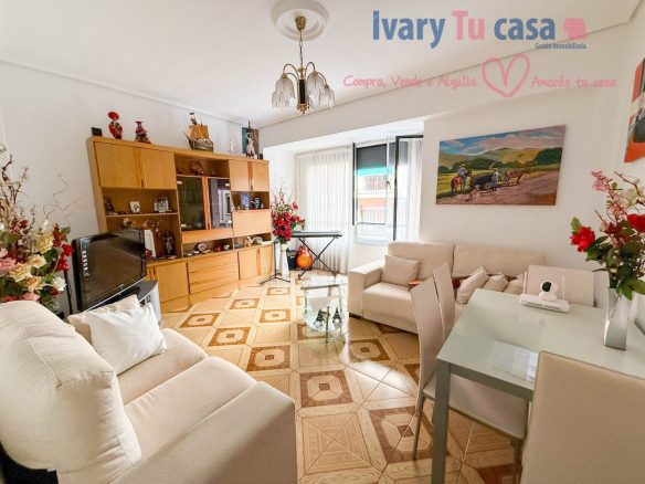 Foto Salon -Piso zona estes Castellón